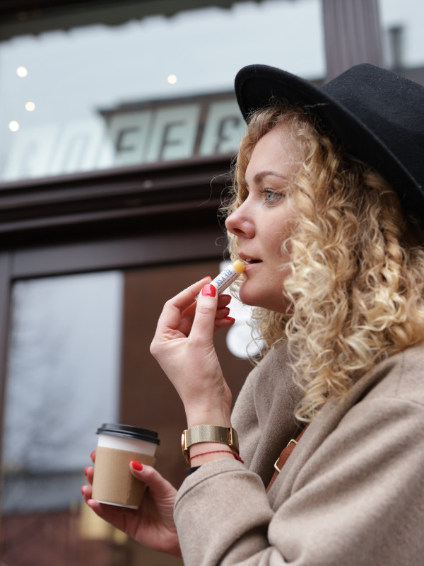 dziewyczna balsam do ust nowy lipstick
